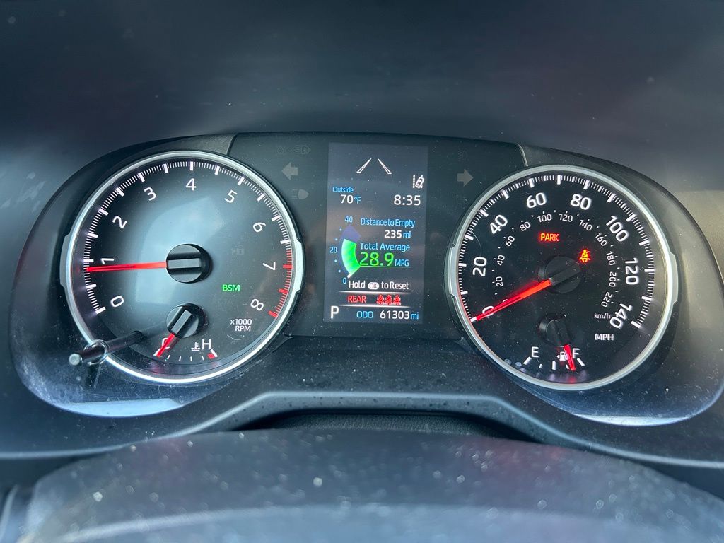 Thumbnail: 2021 Toyota RAV4 - 23