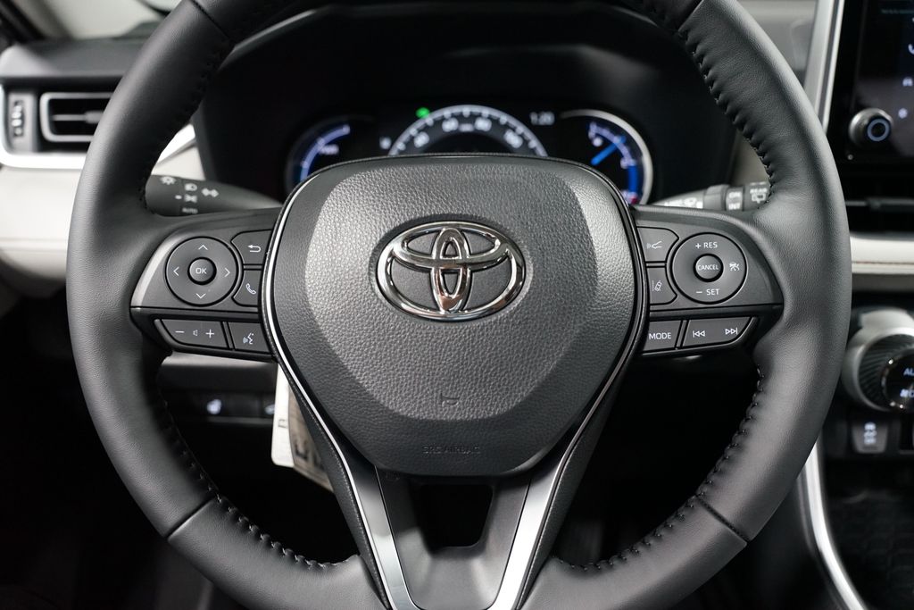 Thumbnail: 2025 Toyota RAV4 - 12