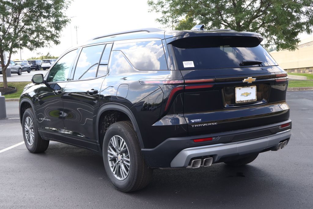 Thumbnail: 2027 Chevrolet Traverse - 5