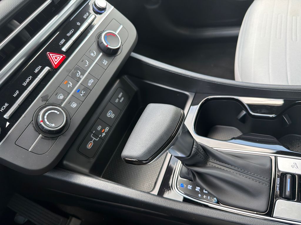 New 2026 Black Hyundai SE image 28