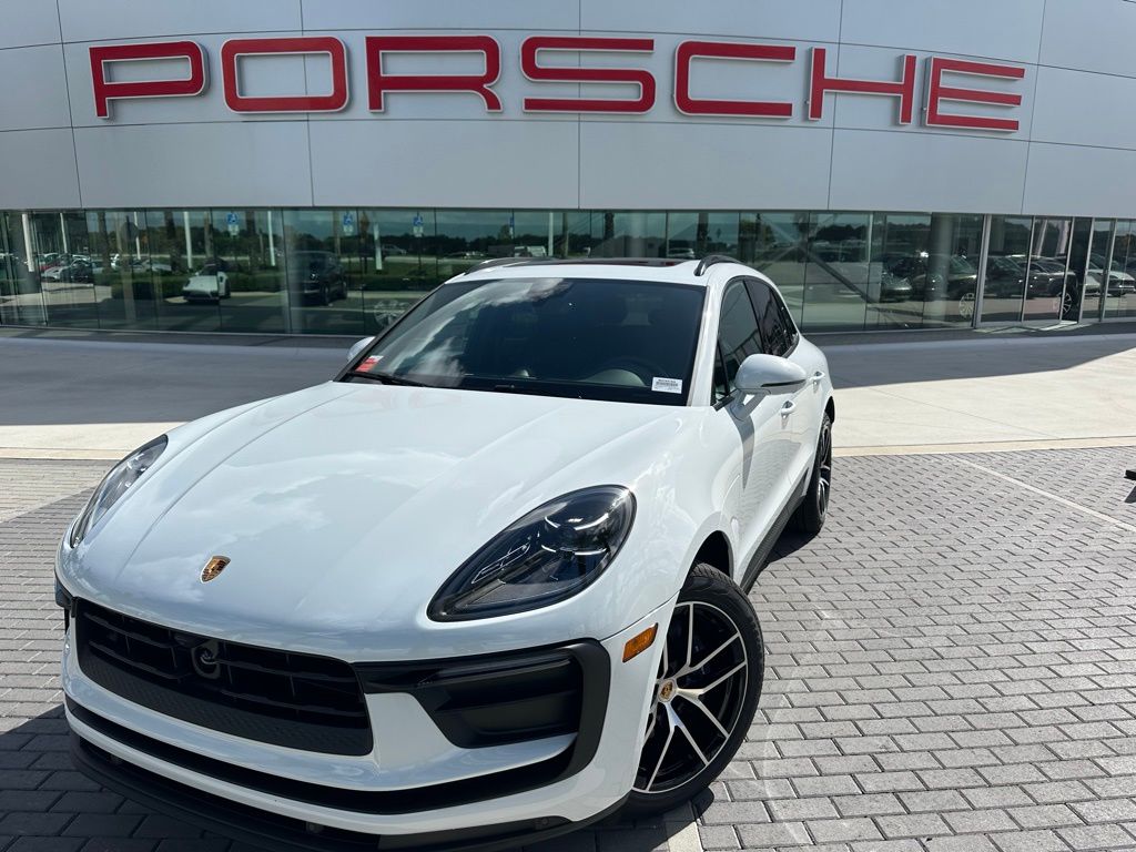 2025 Porsche Macan  -
                Davie, FL