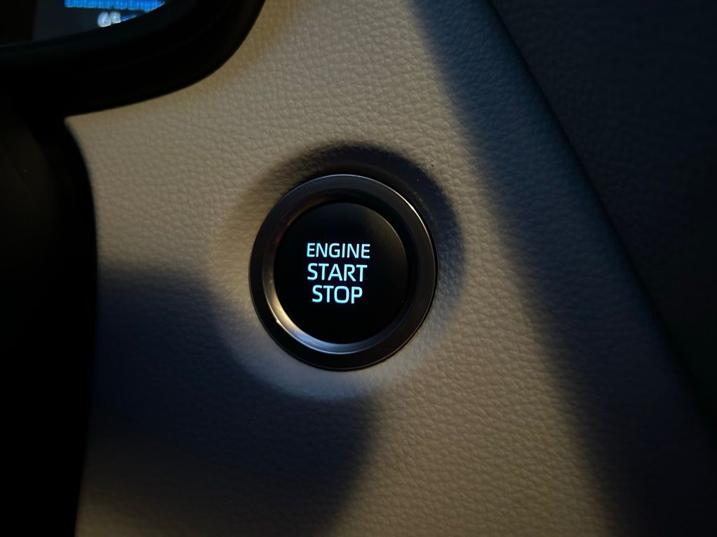 Thumbnail: 2021 Toyota Corolla - 27