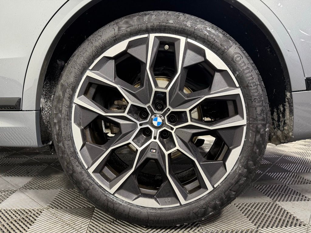 Thumbnail: 2024 BMW X7 - 10