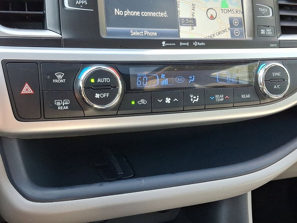 Thumbnail: 2018 Toyota Highlander - 16