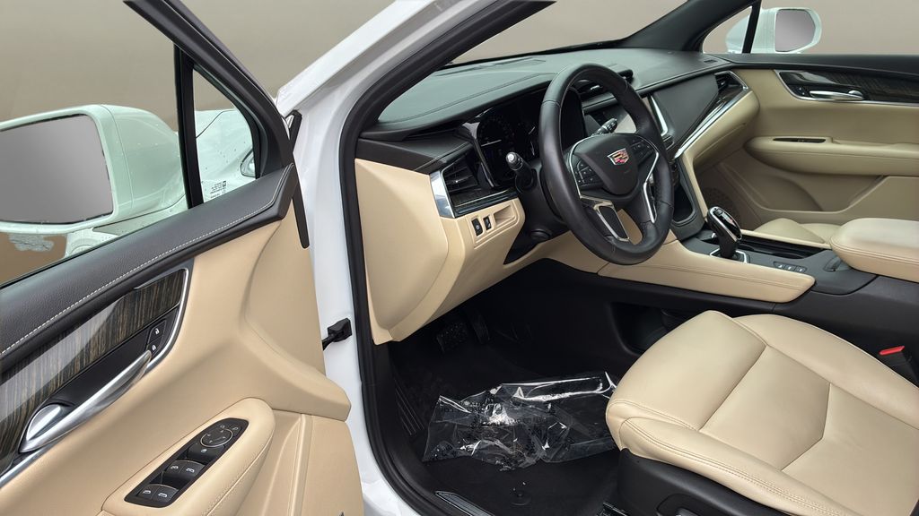 used 2018 Cadillac XT5 car, priced at $19,500