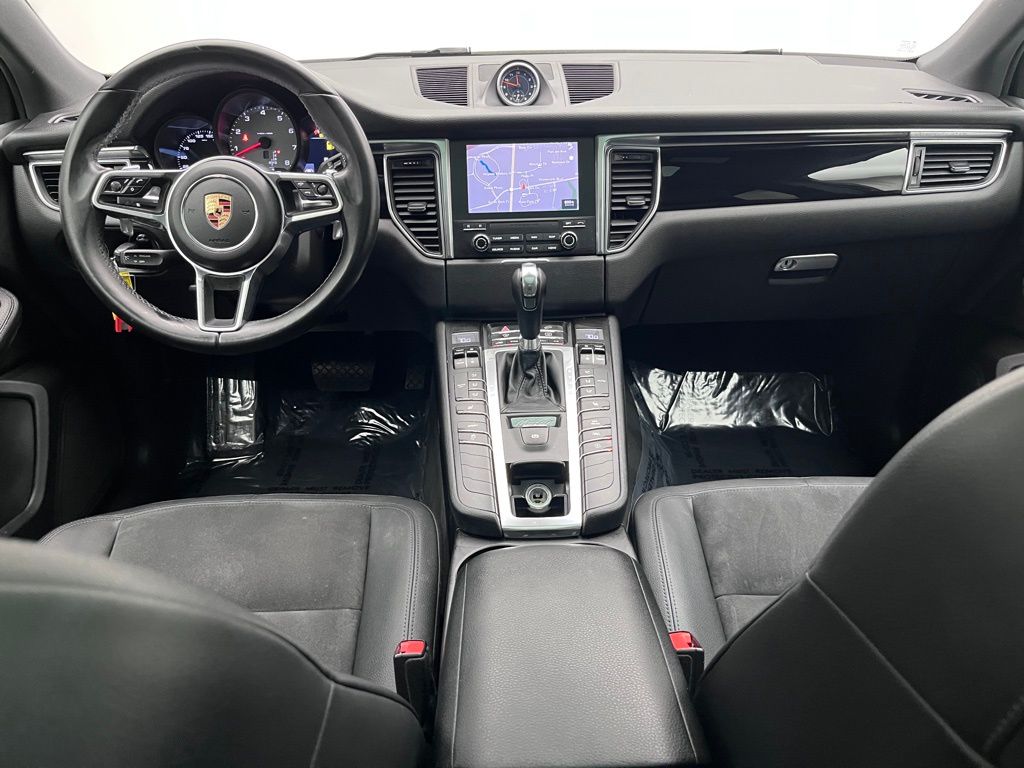 2017 Porsche Macan S 23