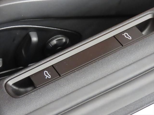 Thumbnail: 2026 Porsche 911 - 8