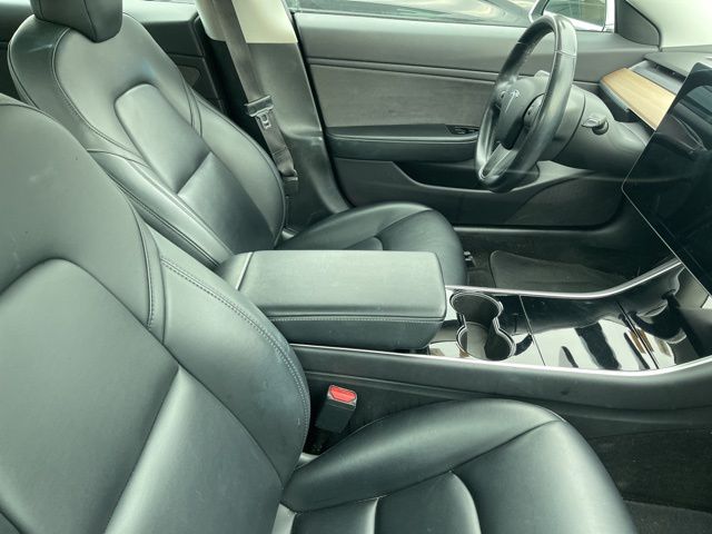 Thumbnail: 2019 Tesla Model 3 - 6