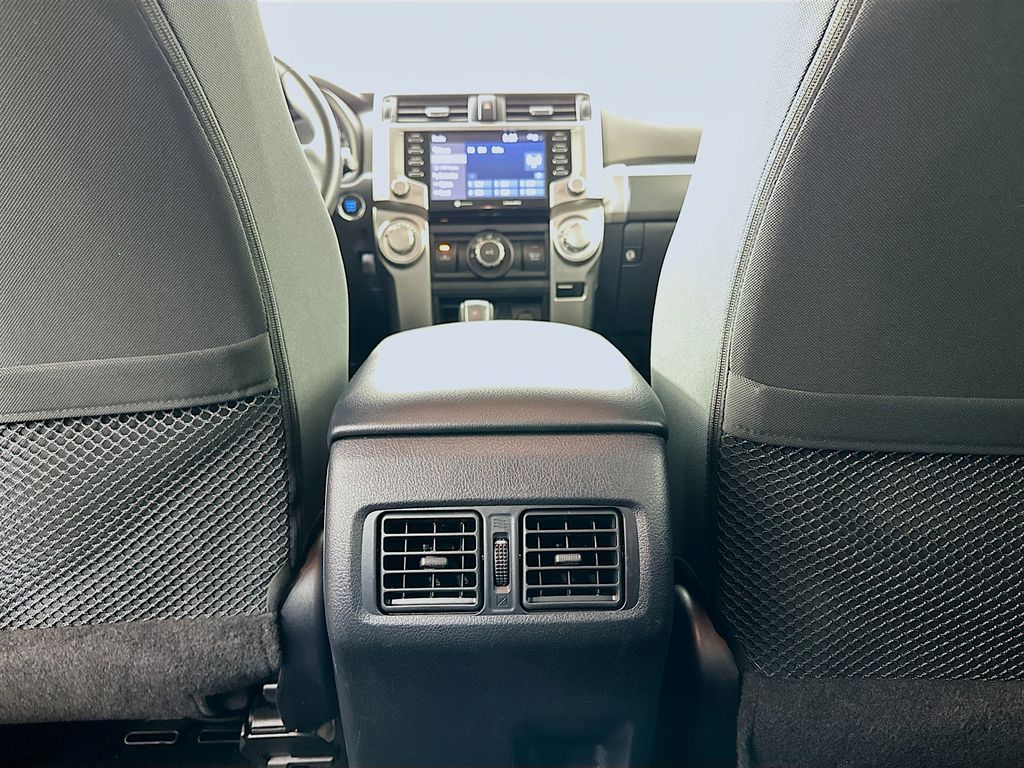 2024 Toyota 4Runner SR5 24