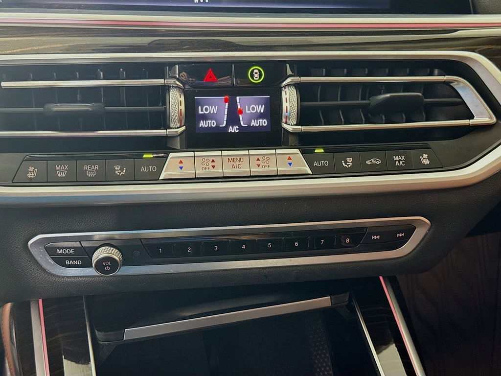 Thumbnail: 2021 BMW X7 - 16