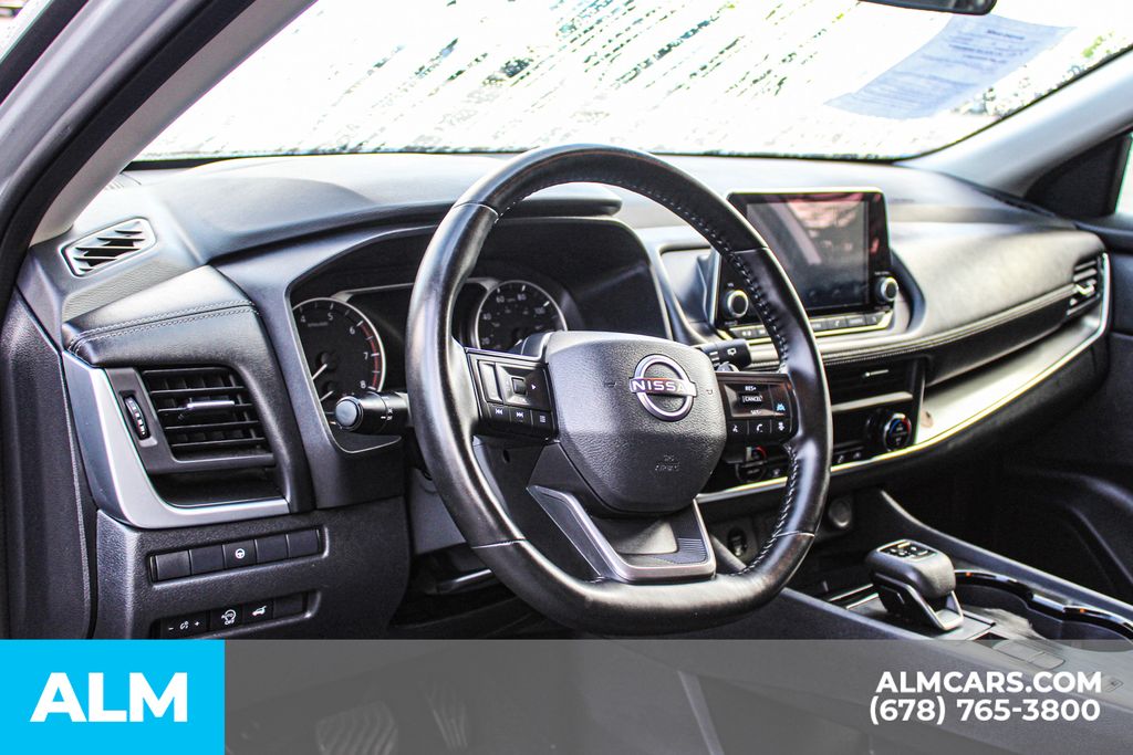 Used 2025 Silver Nissan SV image 21