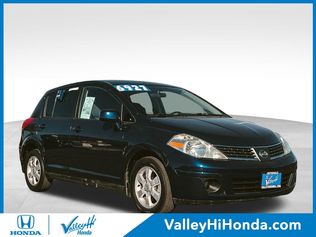 2008 Nissan Versa SL Hatchback