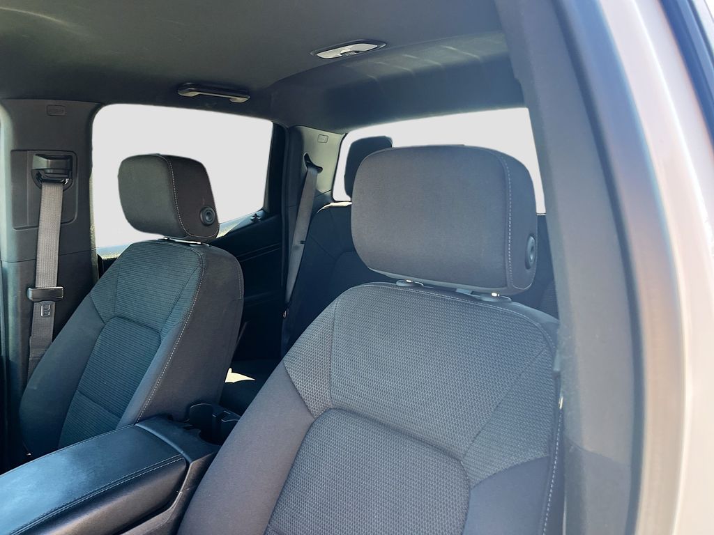 Used 2024 White GMC Elevation image 9