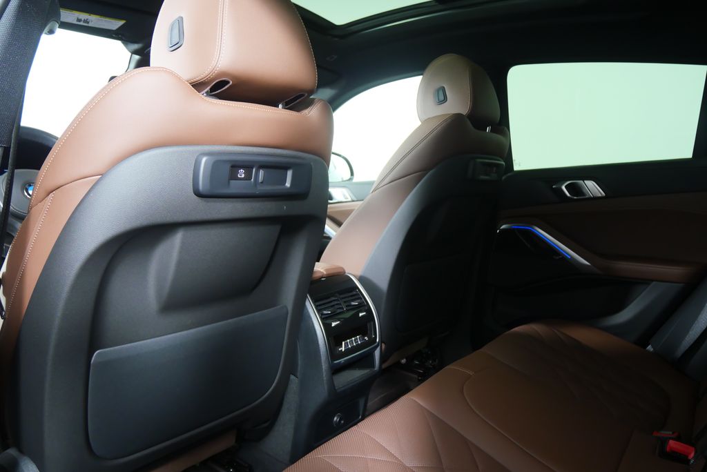 Thumbnail: 2023 BMW X6 - 19