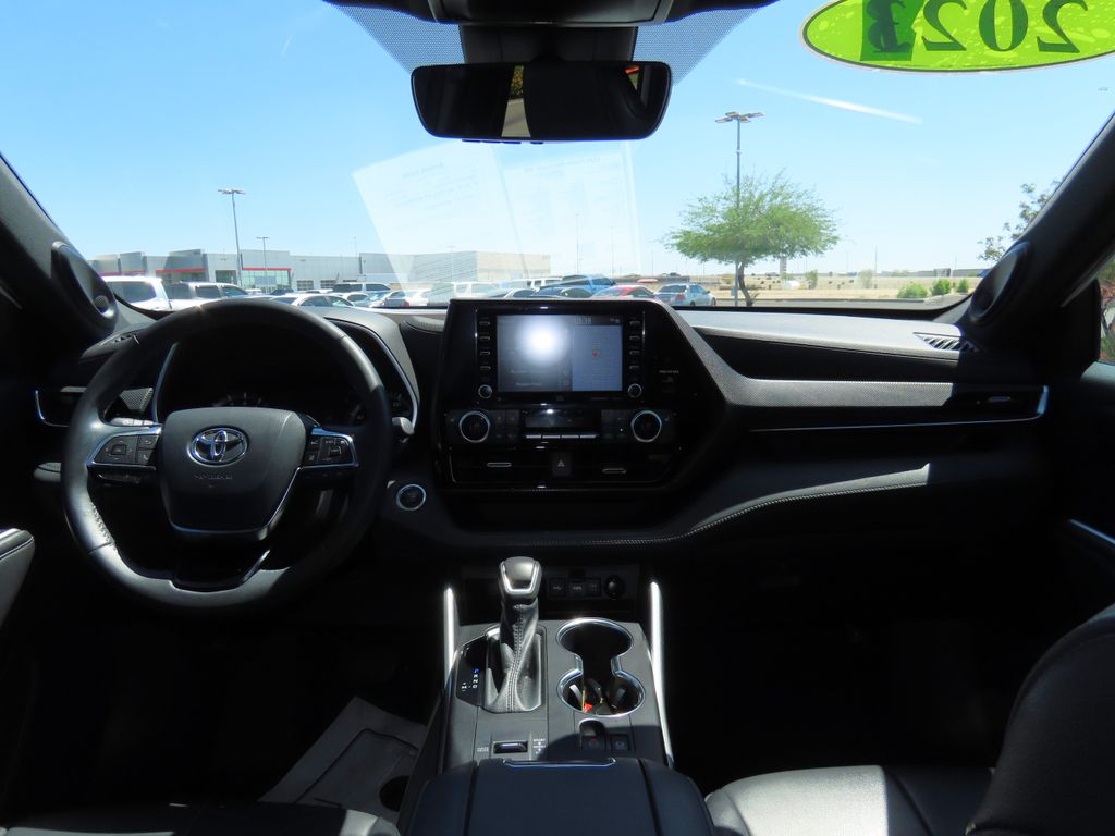 2021 Toyota Highlander XSE 13