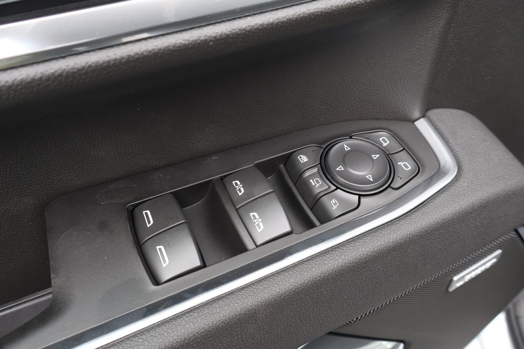 2025 Chevrolet Silverado 3500 LTZ 18