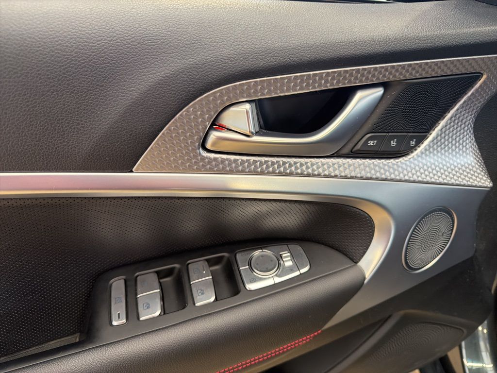 Thumbnail: 2023 Genesis G70 - 26