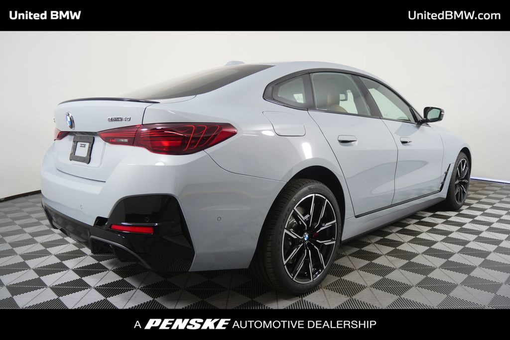 Thumbnail: 2026 BMW i4 - 3