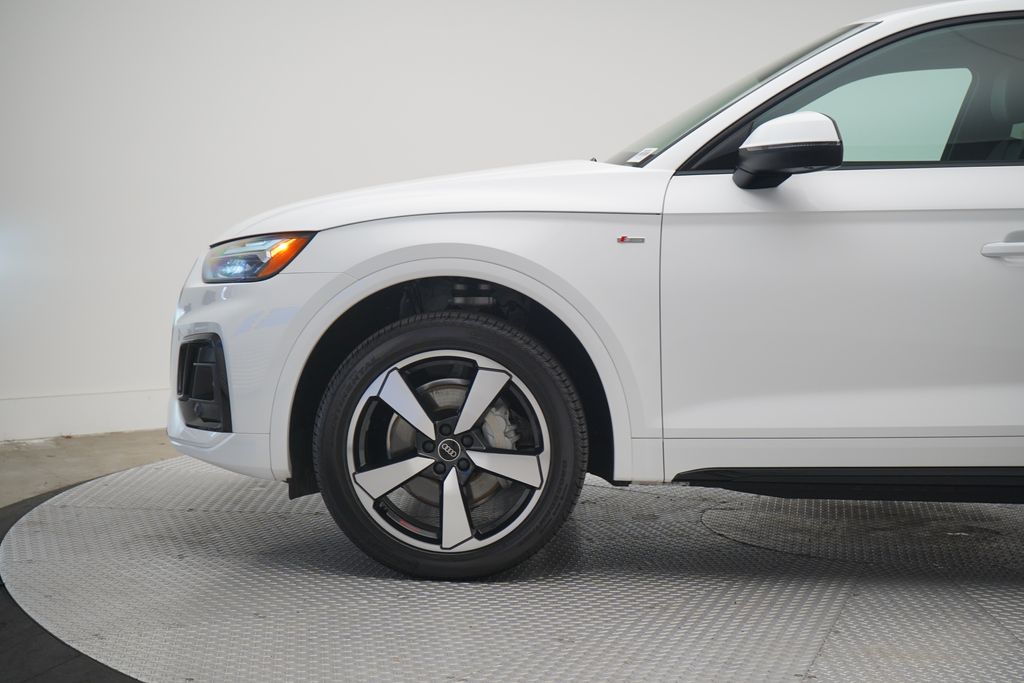 Thumbnail: 2023 Audi Q5 - 2