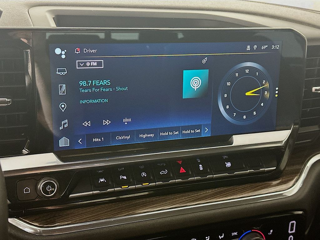 Used 2024 Gray Chevrolet LT image 17