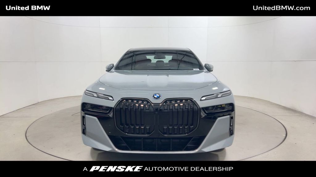 Thumbnail: 2026 BMW 7 Series - 3