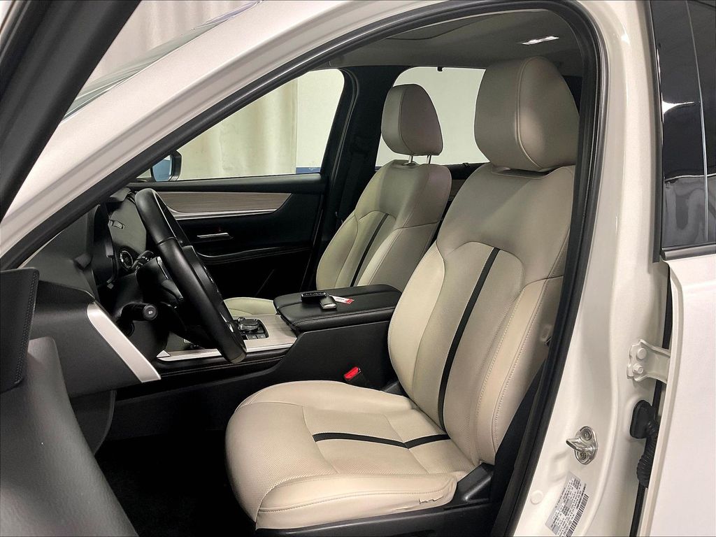 2024 Mazda CX-90 — photo 10