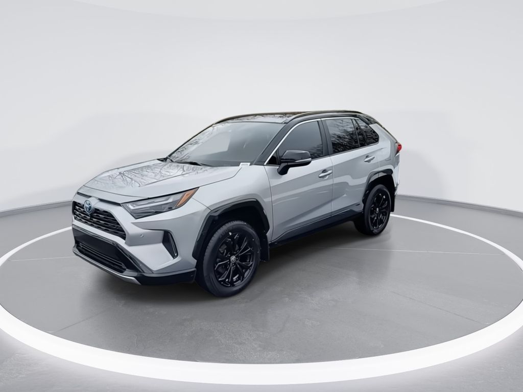 2022 Toyota RAV4 XSE 4