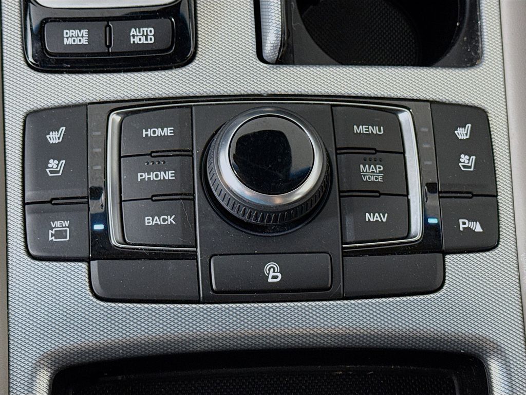 Thumbnail: 2018 Genesis G80 - 21