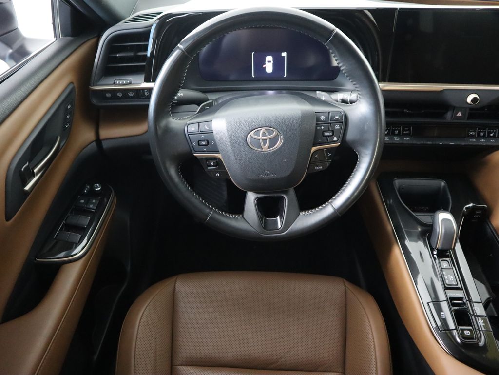 Thumbnail: 2025 Toyota Crown Signia - 10