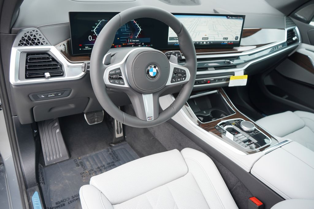 Thumbnail: 2026 BMW X5 - 12