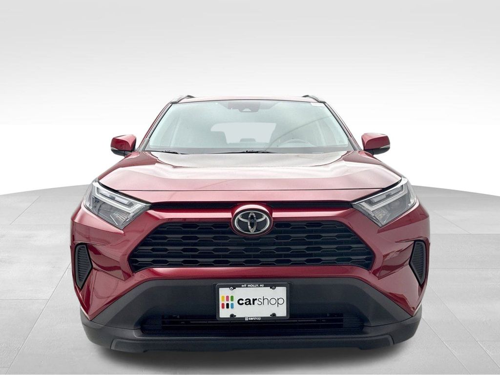 Thumbnail: 2022 Toyota RAV4 - 8