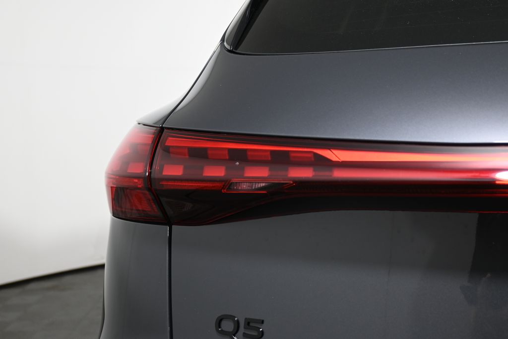 Thumbnail: 2025 Audi Q5 - 11