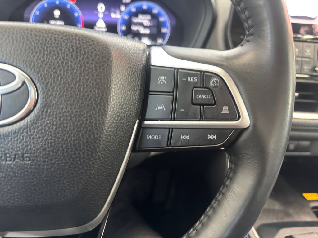 Used Car 2024 Toyota Grand Highlander  Limited For Sale Under $40,000 In Round Rock, Texas