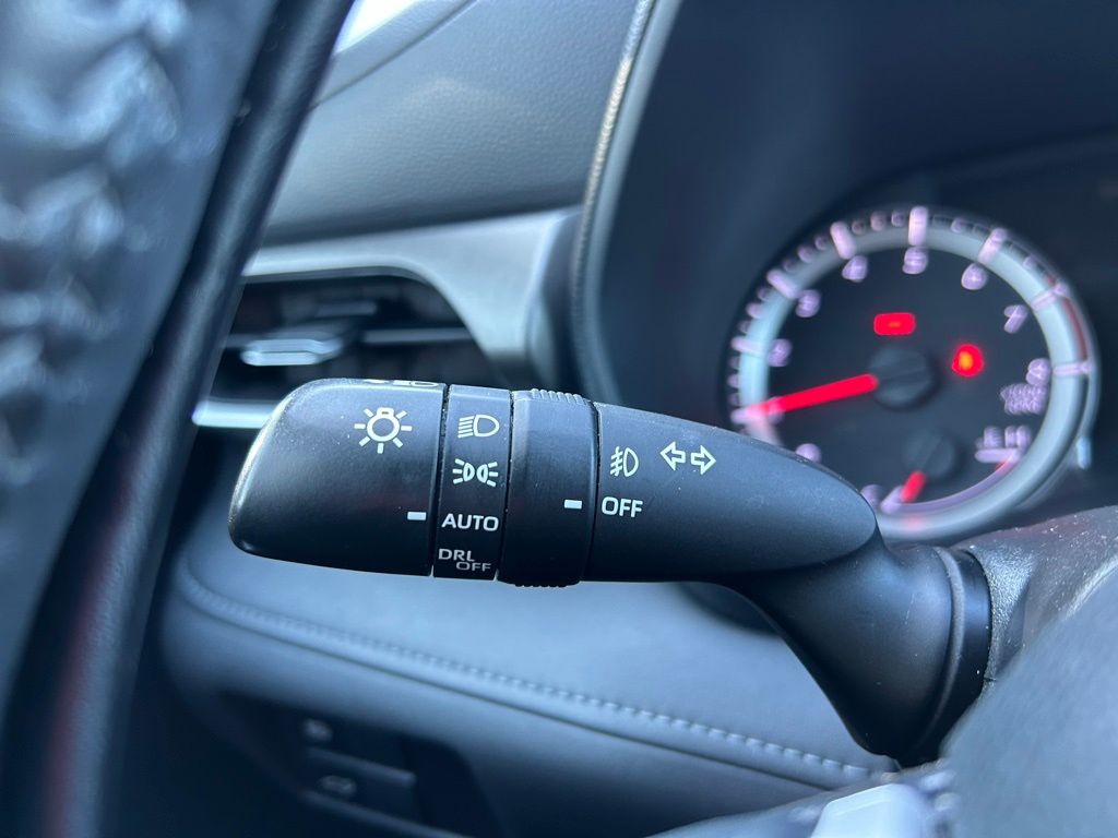 Thumbnail: 2022 Toyota Highlander - 22