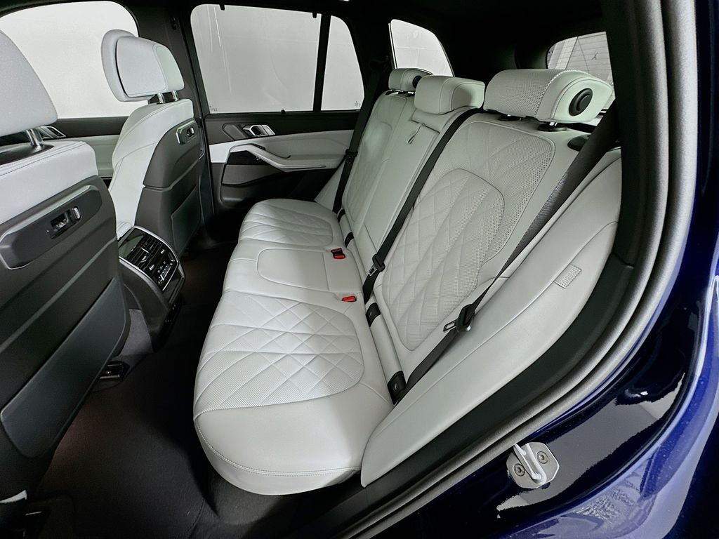 Thumbnail: 2026 BMW X5 - 17