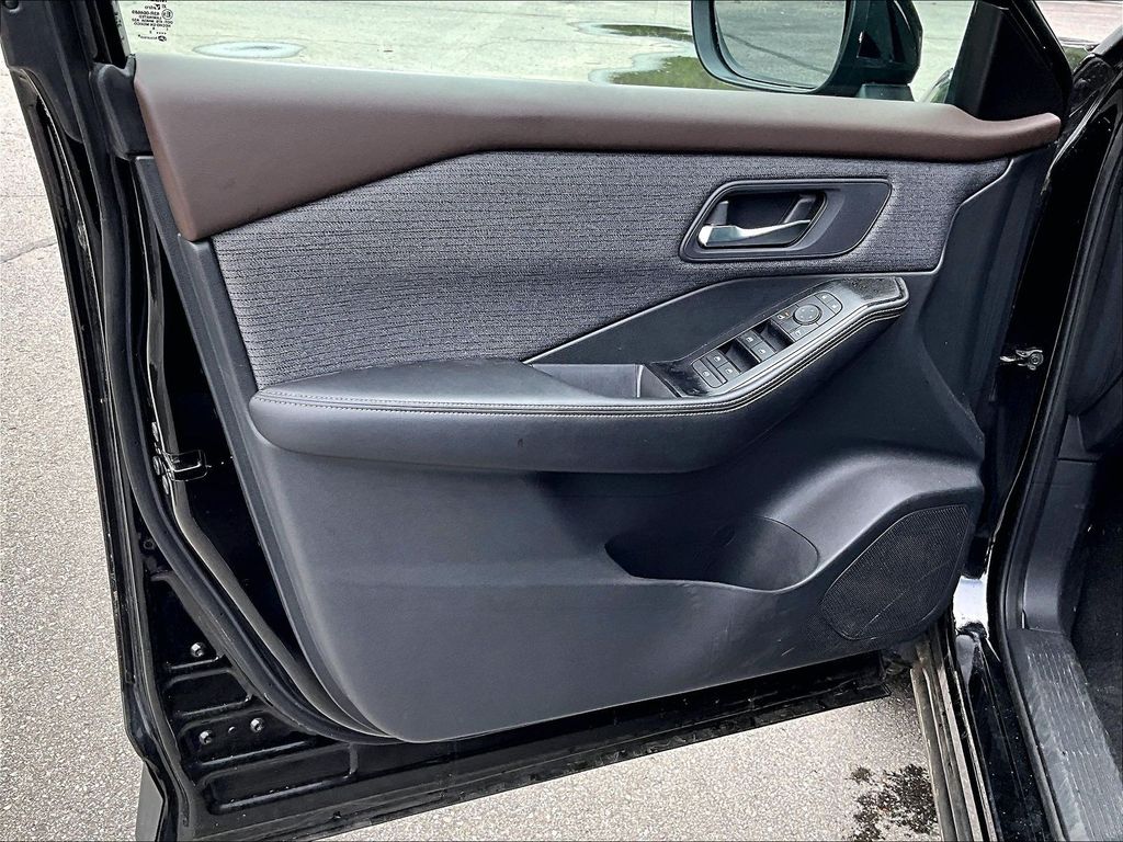 2022 Nissan Rogue — photo 9