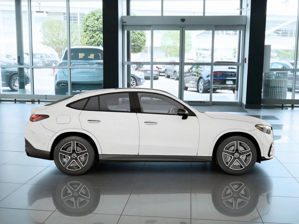 Thumbnail: 2027 Mercedes-Benz GLC - 2