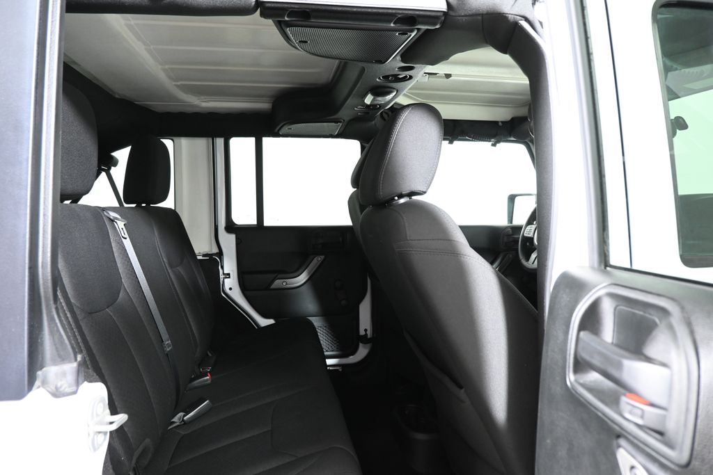 Thumbnail: 2018 Jeep Wrangler - 23