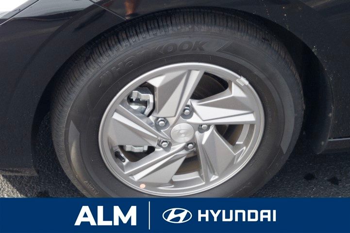 New 2026 Black Hyundai SE image 12