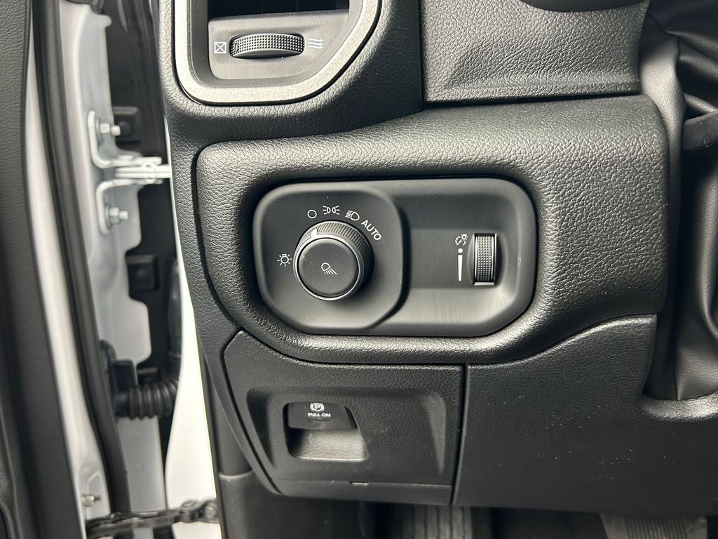 New 2026 Bright White Clearcoat Ram Tradesman image 28