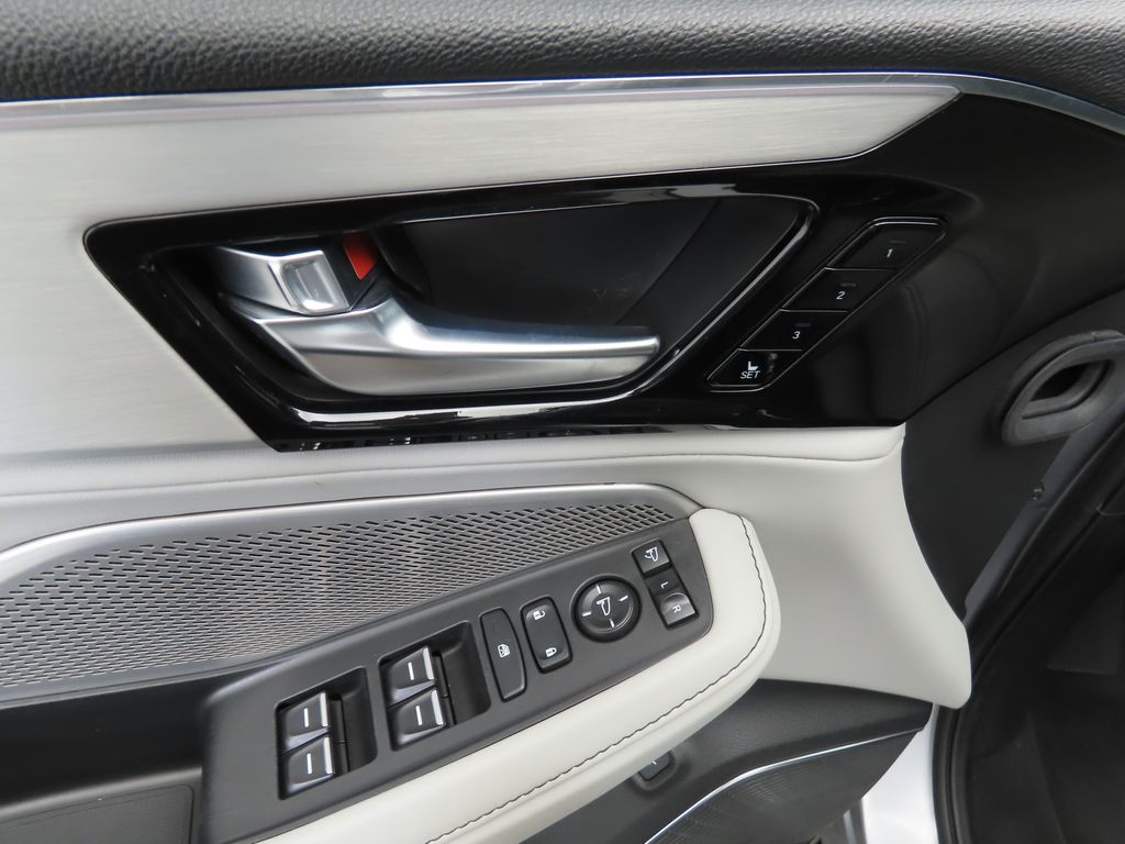 Thumbnail: 2022 Acura MDX - 23