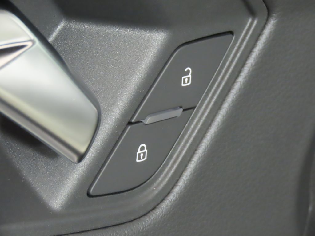 Thumbnail: 2025 Audi Q3 - 29