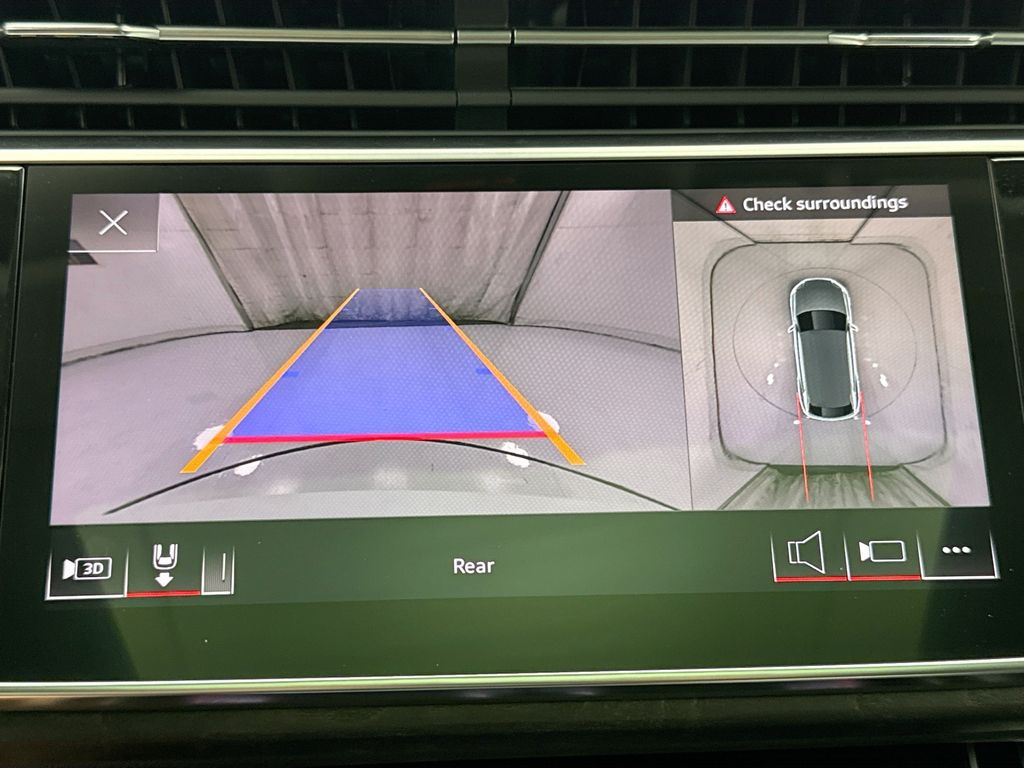 Thumbnail: 2023 Audi Q8 - 15