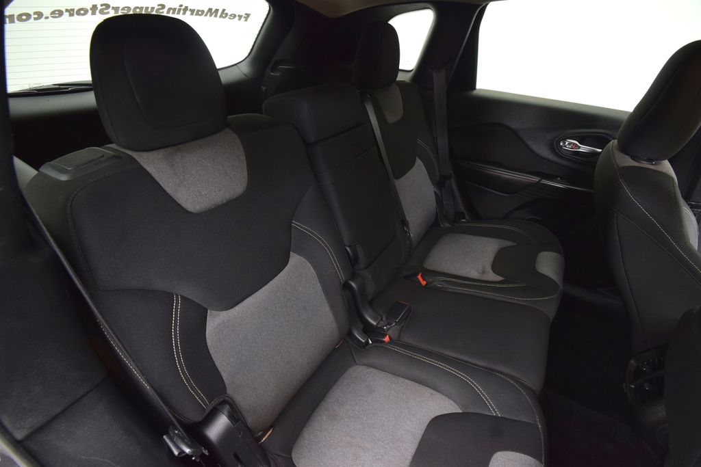 used 2014 Jeep Cherokee car, priced at $7,900