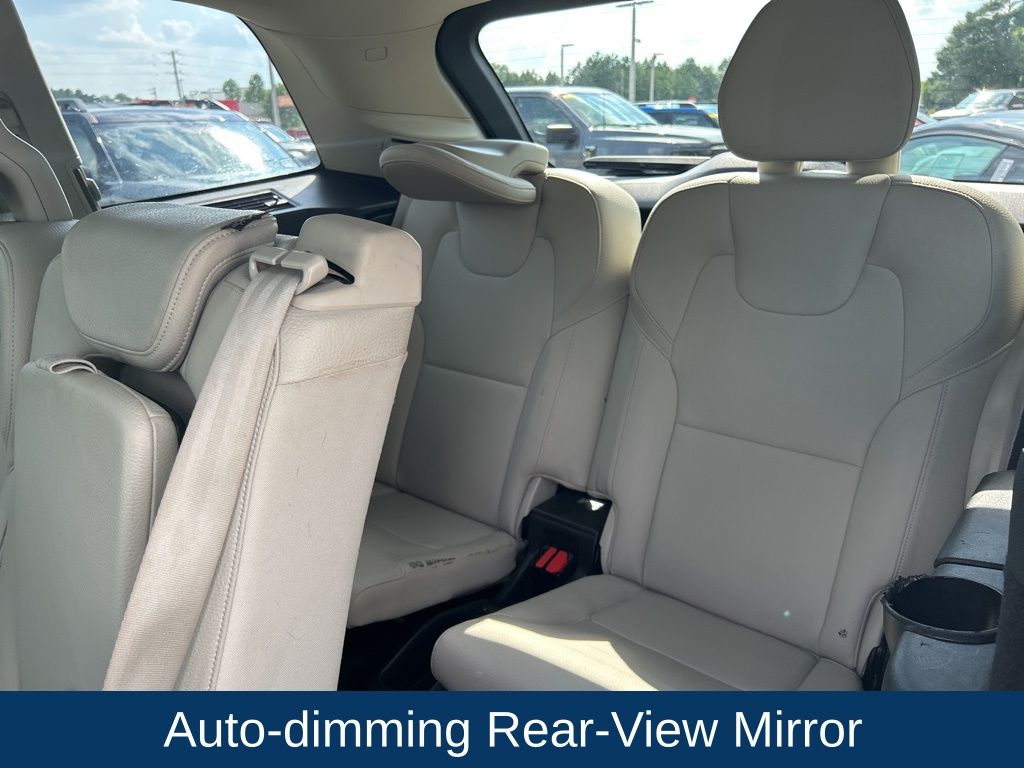 2019 Volvo XC90 T6 Momentum