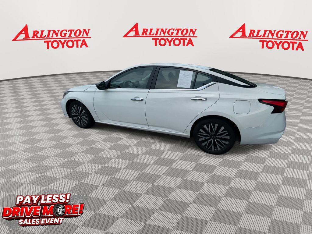Used 2025 Nissan Altima Sedan