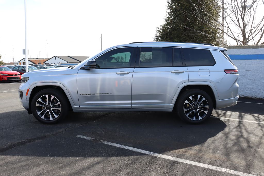 2022 Jeep Grand Cherokee L Overland 2