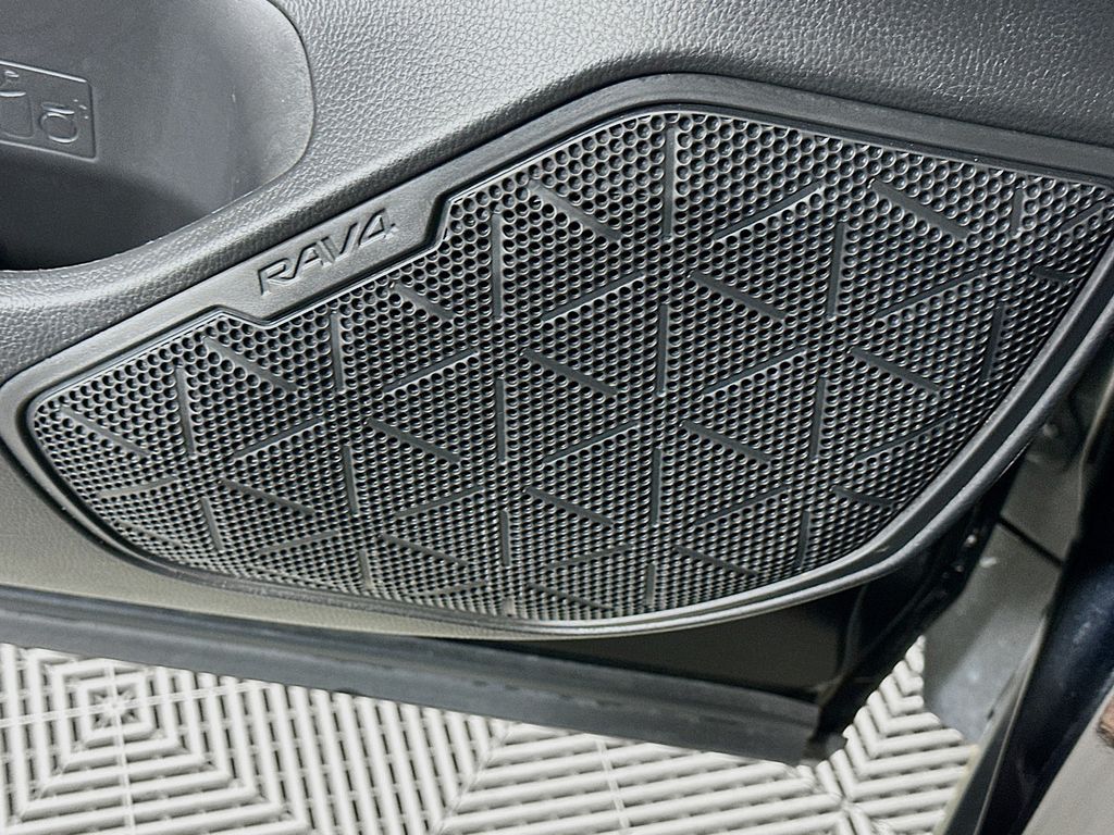 Thumbnail: 2024 Toyota RAV4 - 19