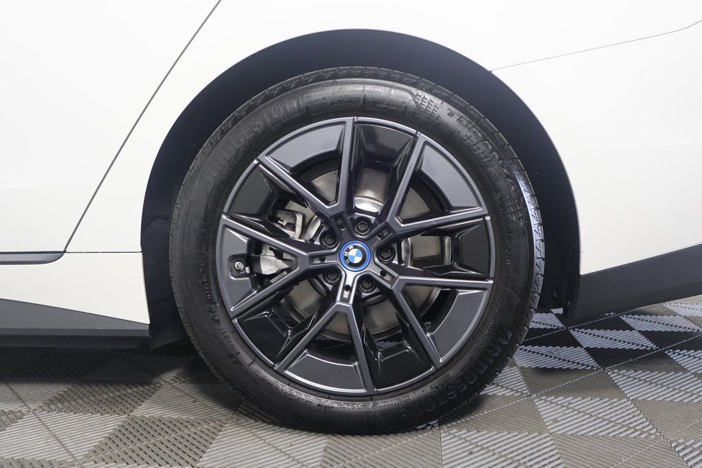 2024 BMW i4 xDrive40 16
