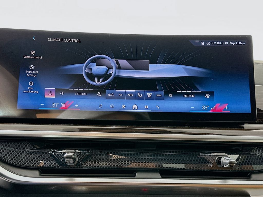 Thumbnail: 2026 BMW X7 - 14